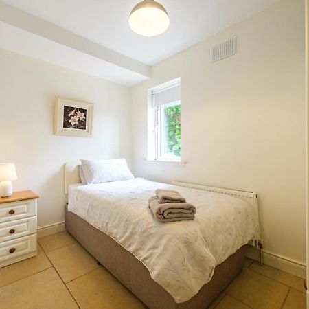 33A Steepleview Apartman Trim Kültér fotó