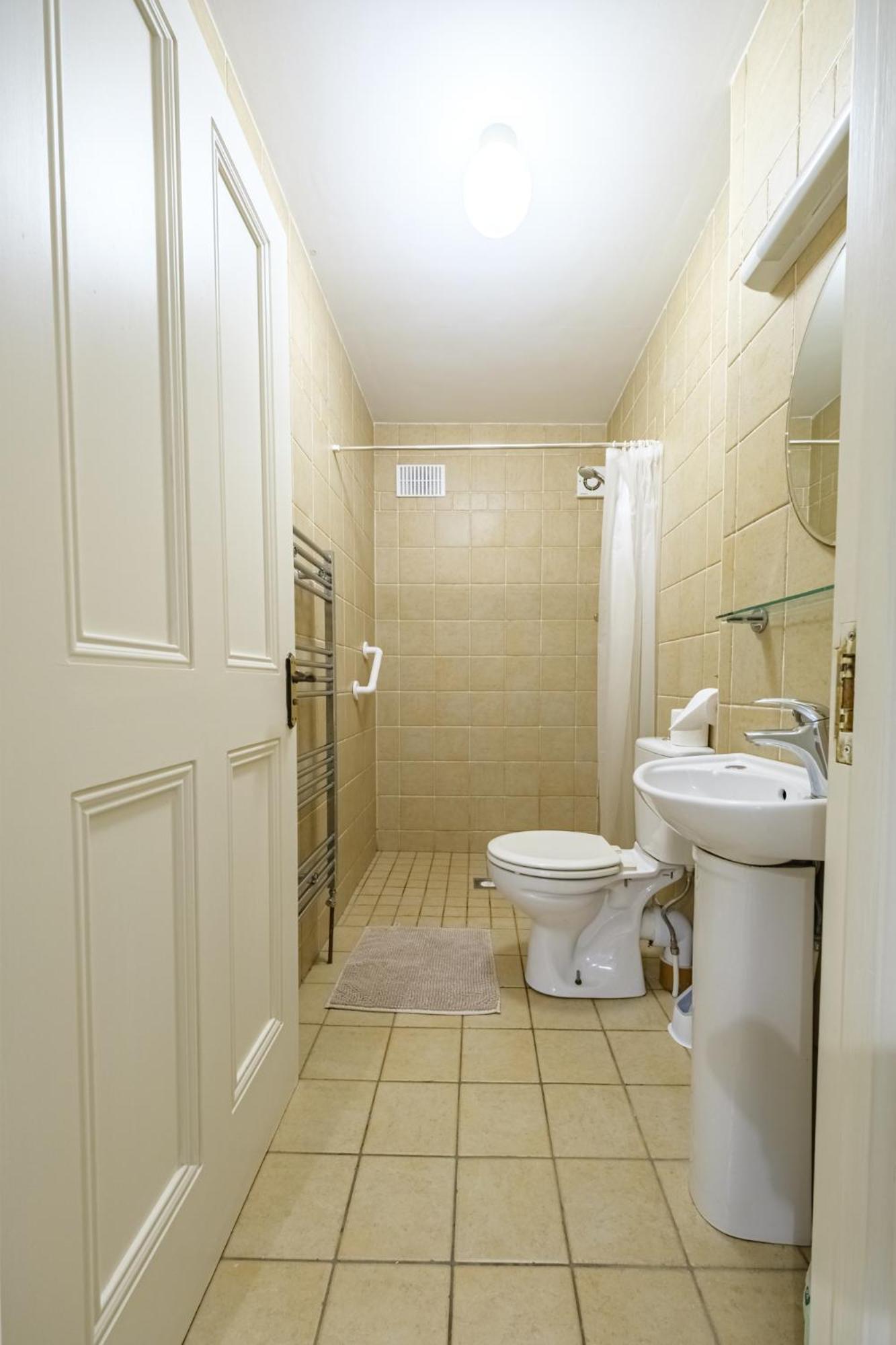 33A Steepleview Apartman Trim Kültér fotó