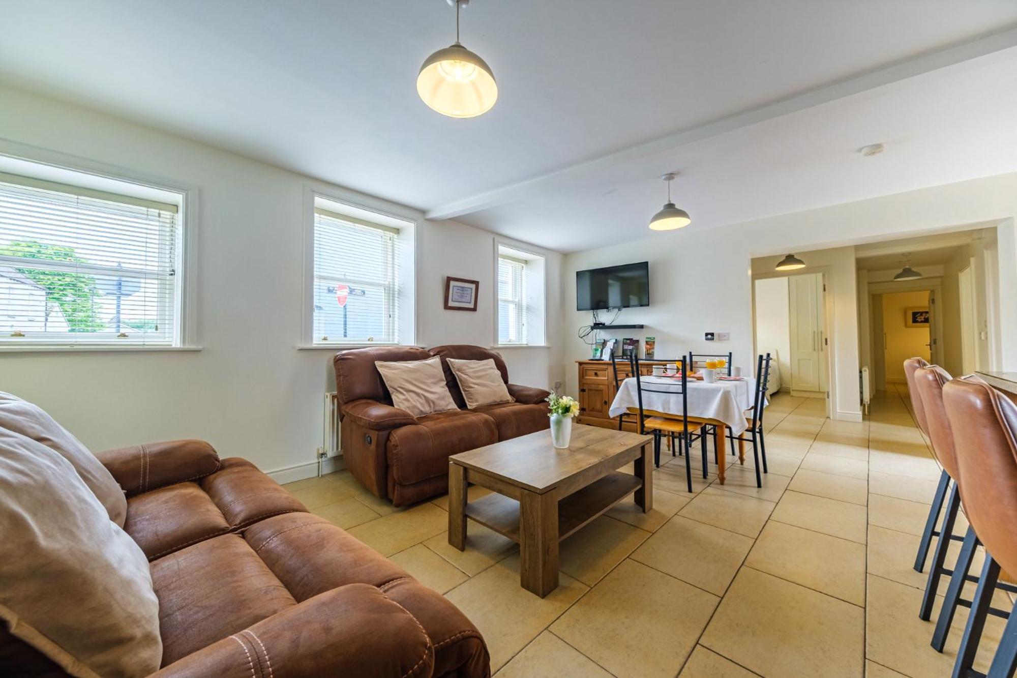 33A Steepleview Apartman Trim Kültér fotó