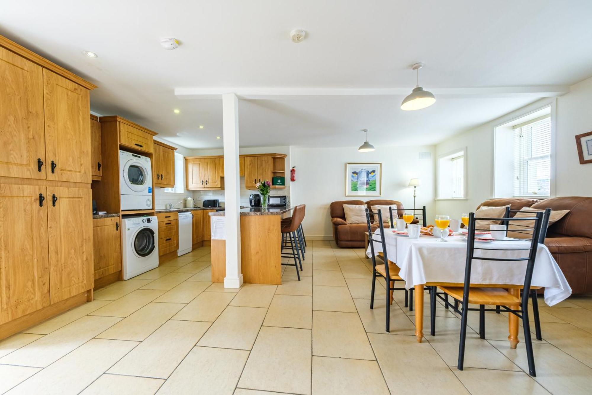 33A Steepleview Apartman Trim Kültér fotó