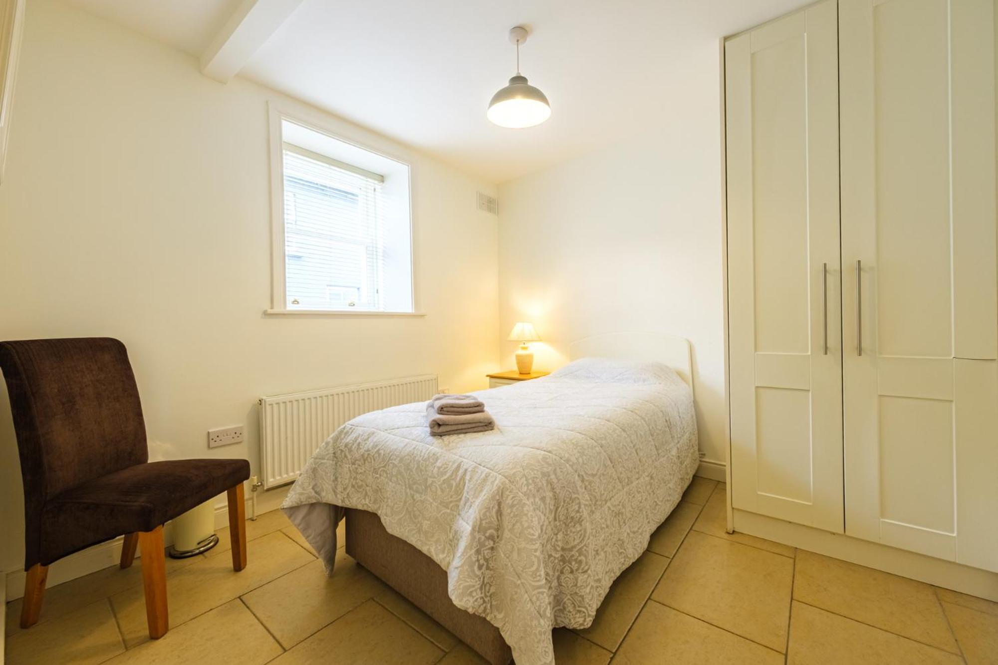 33A Steepleview Apartman Trim Kültér fotó