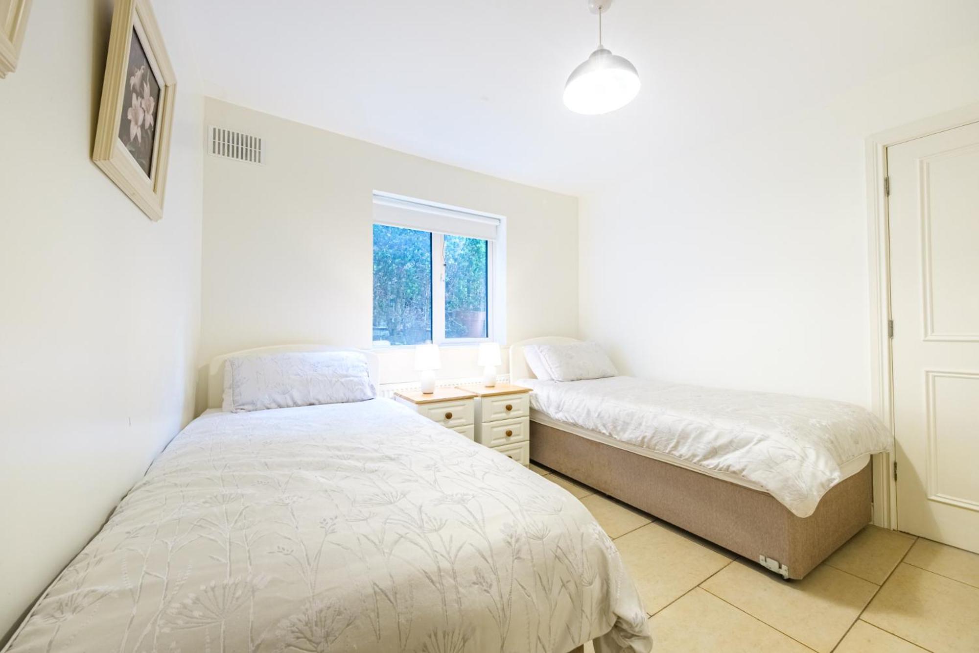 33A Steepleview Apartman Trim Kültér fotó